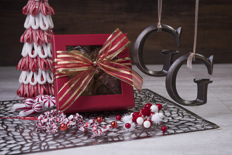 #510 Medium Holiday Red Gourmet Window Box w/Bow