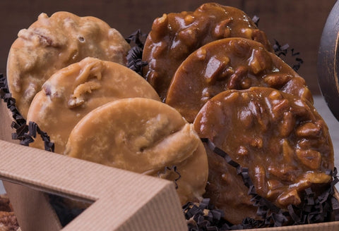 #510 Medium Holiday Red Gourmet Window Box w/Bow